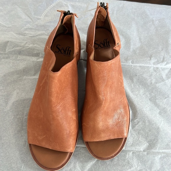 Sofft Carleigh Peep Toe Bootie. - Picture 10 of 13